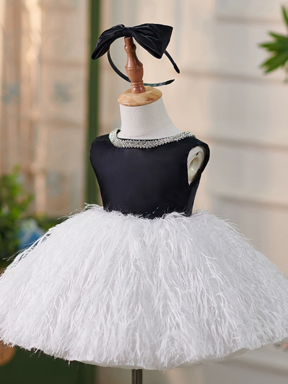 Princess White Back Zip Baptism Bow(s) Tea Length Sleeveless Boat Neck Flower Girl Dress